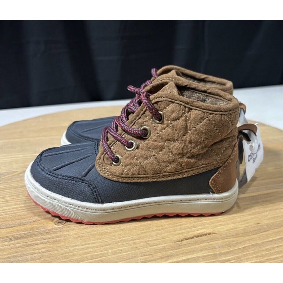 OshKosh B'gosh Winter Duck Boots Boys Youth Size 8 NWT - Picture 2 of 7